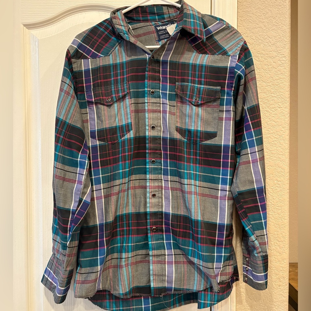 Wrangler Plaid Cowboy Cut Regular Fit X-Long Tails 15 1/2-33 w/ Pearl Snaps